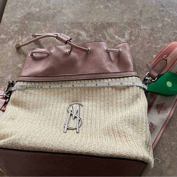 Steve Madden beige and rose color purse with adjustable aztec strap. - Picture 10 of 13